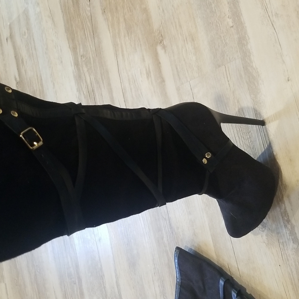 Boots - Picture 4 of 6